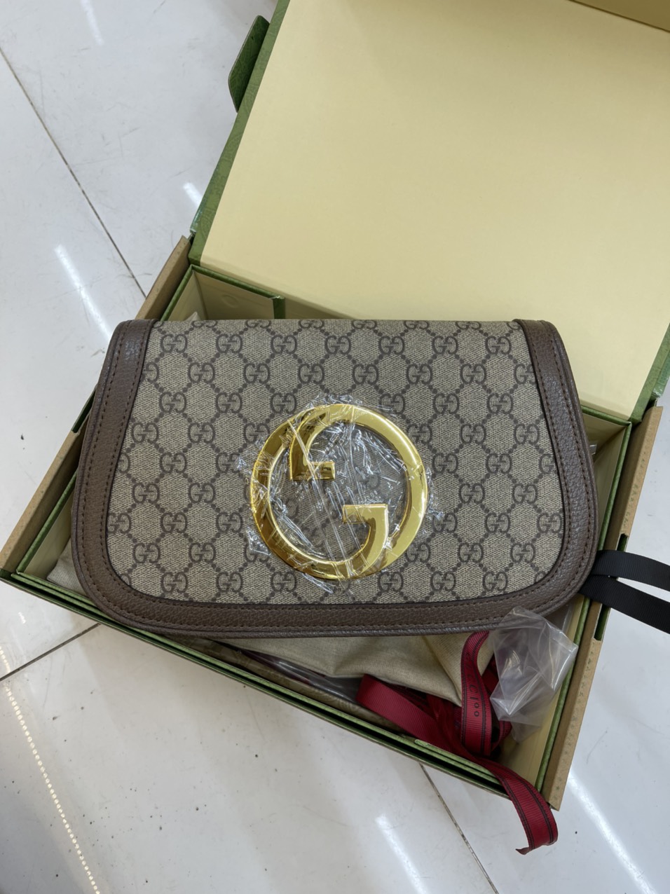Túi Xách Đeo Chéo Gucci Blondie Shoulder Bag Màu Nâu Be